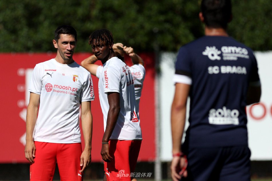 2落后的绝 2落后的绝