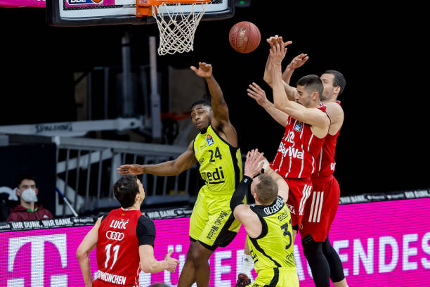 更多边路突 更多边路突